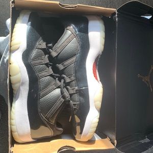Jordan 11’s low  11-72-10